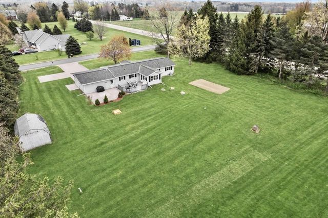 W1179 Stein Way, Ashippun, WI 53066