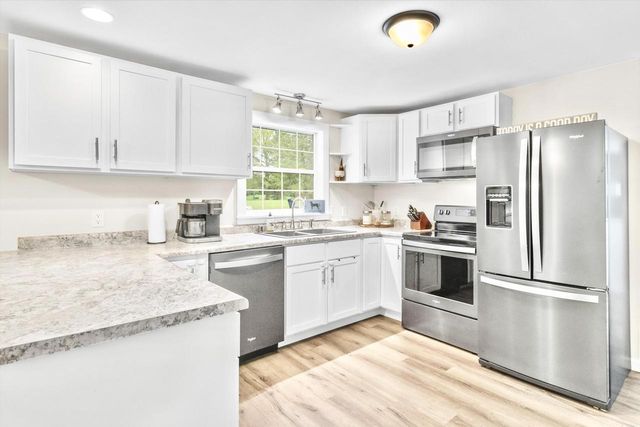 W1179 Stein Way, Ashippun, WI 53066