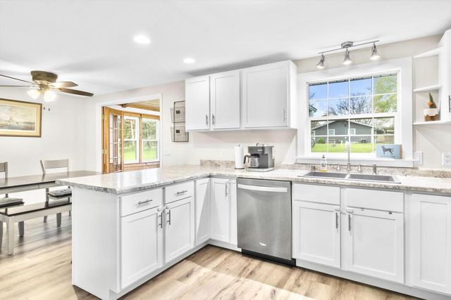 W1179 Stein Way, Ashippun, WI 53066