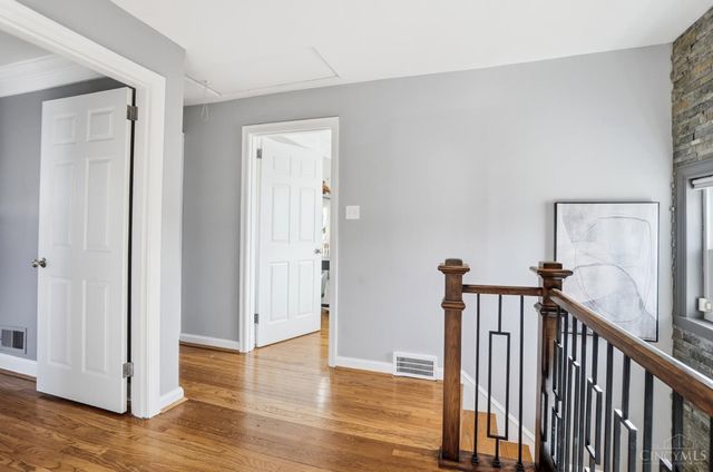 1 Hilltop Lane, Cincinnati, OH 45208