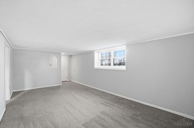 1 Hilltop Lane, Cincinnati, OH 45208