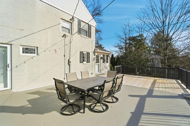 1 Hilltop Lane, Cincinnati, OH 45208