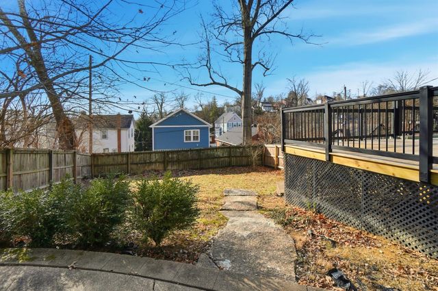 1 Hilltop Lane, Cincinnati, OH 45208