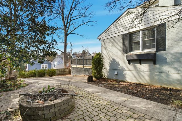 1 Hilltop Lane, Cincinnati, OH 45208