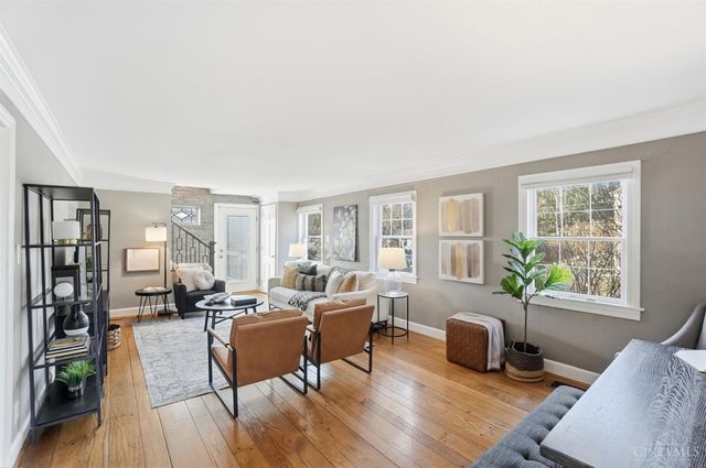 1 Hilltop Lane, Cincinnati, OH 45208