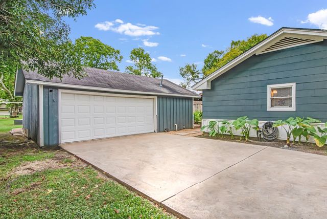 2508 W Elvinta Street, Baytown, TX 77520