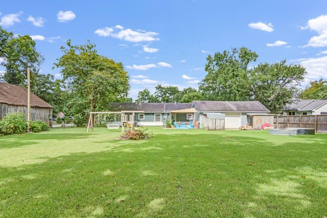 2508 W Elvinta Street, Baytown, TX 77520