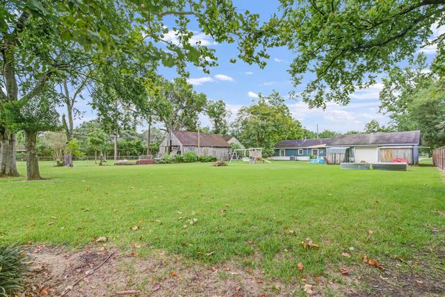 2508 W Elvinta Street, Baytown, TX 77520