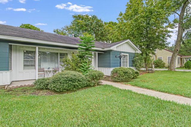 2508 W Elvinta Street, Baytown, TX 77520