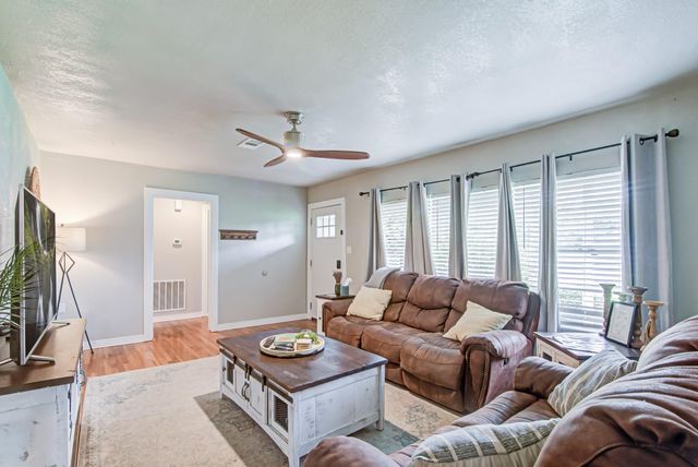 2508 W Elvinta Street, Baytown, TX 77520
