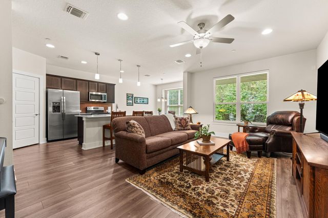 1717 Roseburg DR, Austin, TX 78754