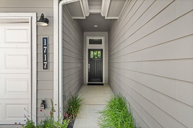 1717 Roseburg DR, Austin, TX 78754