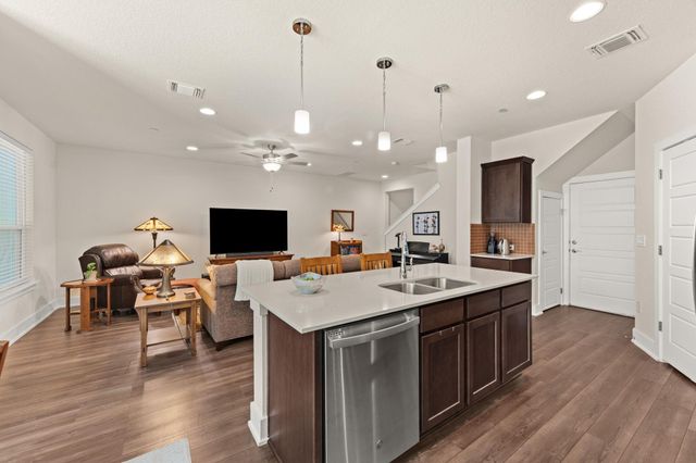 1717 Roseburg DR, Austin, TX 78754