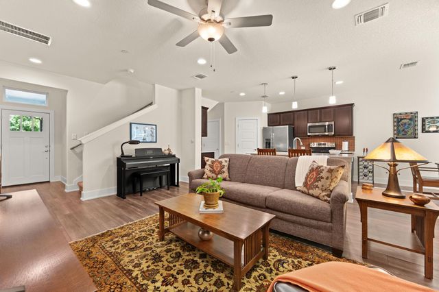 1717 Roseburg DR, Austin, TX 78754