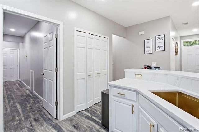 13169 Canopy Drive, Sterling Heights, MI 48313