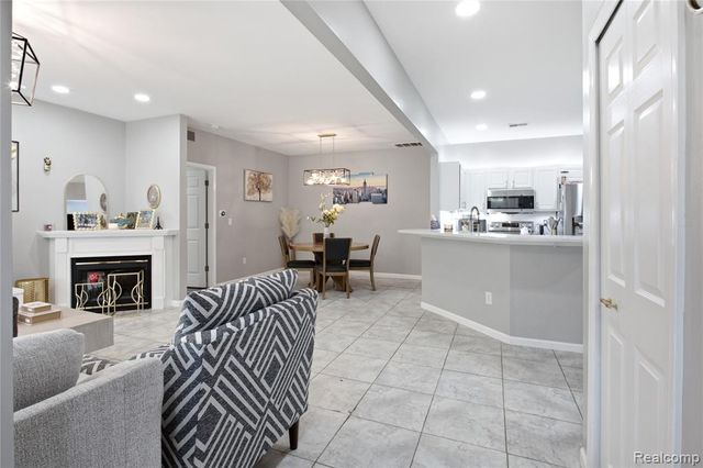 13169 Canopy Drive, Sterling Heights, MI 48313