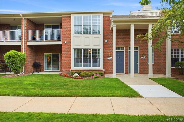 13169 Canopy Drive, Sterling Heights, MI 48313