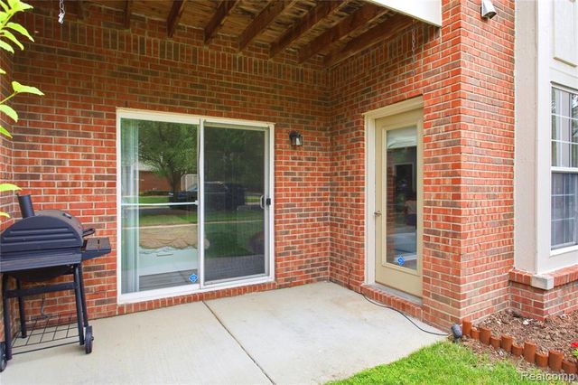 13169 Canopy Drive, Sterling Heights, MI 48313
