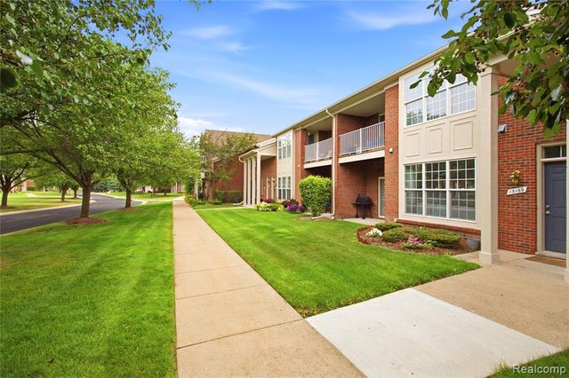 13169 Canopy Drive, Sterling Heights, MI 48313