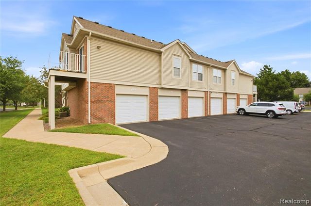 13169 Canopy Drive, Sterling Heights, MI 48313