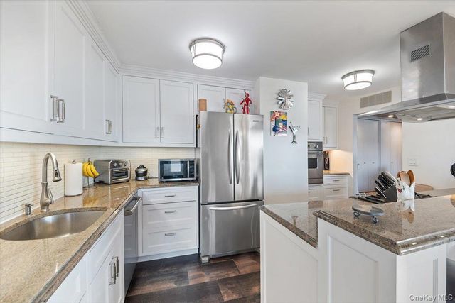 3671 Hudson Manor Terrace 14LM, Bronx, NY 10463