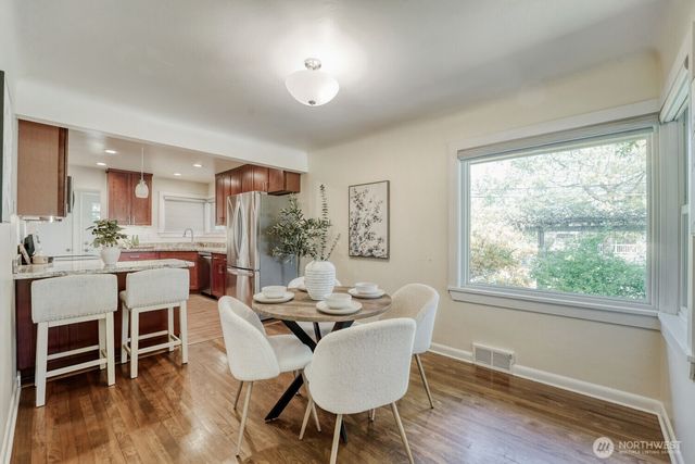 3004 SW Barton Street, Seattle, WA 98126