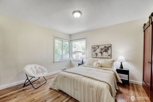3004 SW Barton Street, Seattle, WA 98126