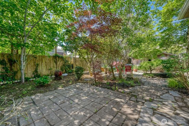 3004 SW Barton Street, Seattle, WA 98126