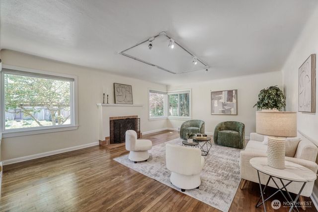 3004 SW Barton Street, Seattle, WA 98126