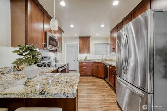 3004 SW Barton Street, Seattle, WA 98126