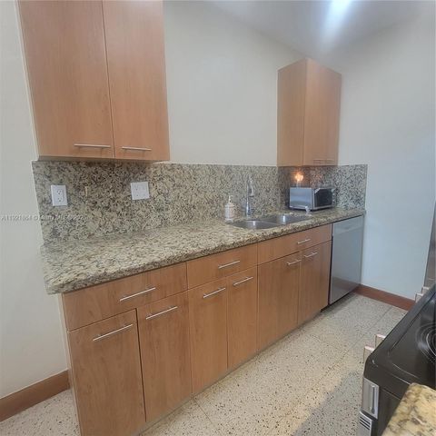 7400 Harding Ave 15, Miami Beach, FL 33141