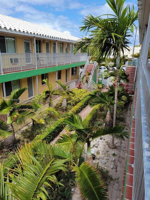 7400 Harding Ave 15, Miami Beach, FL 33141