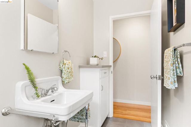7232 Lincoln Ave, El Cerrito, CA 94530