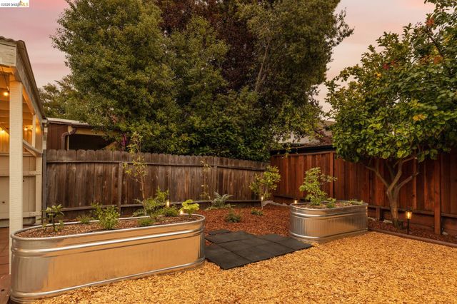 7232 Lincoln Ave, El Cerrito, CA 94530