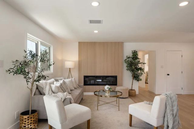 2871 W Tyler Avenue, Anaheim, CA 92801