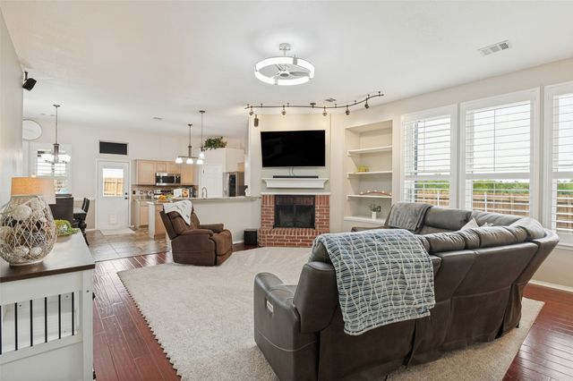 503 Fireside Place, Royse City, TX 75189