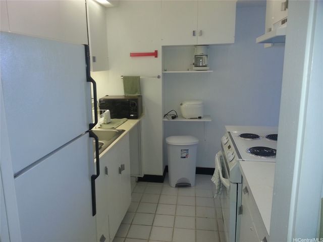 2500 Kalakaua Avenue 1802, Honolulu, HI 96815