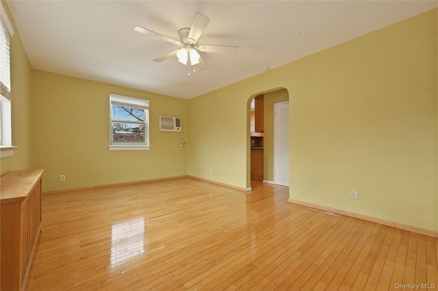 263-33 73rd Avenue 97A72, Glen Oaks, NY 11004