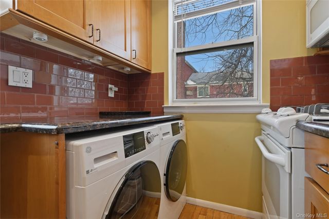 263-33 73rd Avenue 97A72, Glen Oaks, NY 11004