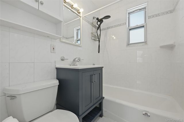 263-33 73rd Avenue 97A72, Glen Oaks, NY 11004