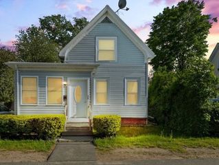 28 Myrtle St, Brockton, MA 02301