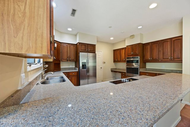 10 Robbers Row, Hilton Head Island, SC 29928