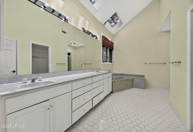 10 Robbers Row, Hilton Head Island, SC 29928