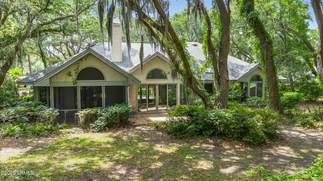 10 Robbers Row, Hilton Head Island, SC 29928