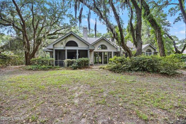 10 Robbers Row, Hilton Head Island, SC 29928