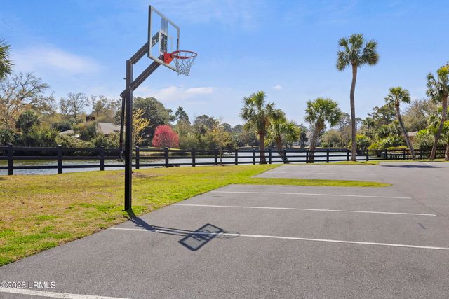 10 Robbers Row, Hilton Head Island, SC 29928