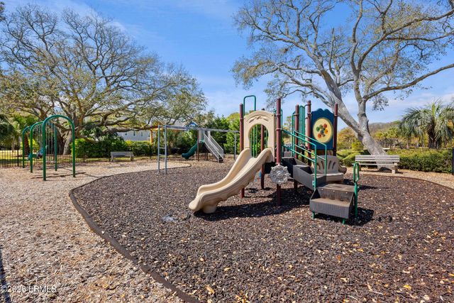 10 Robbers Row, Hilton Head Island, SC 29928
