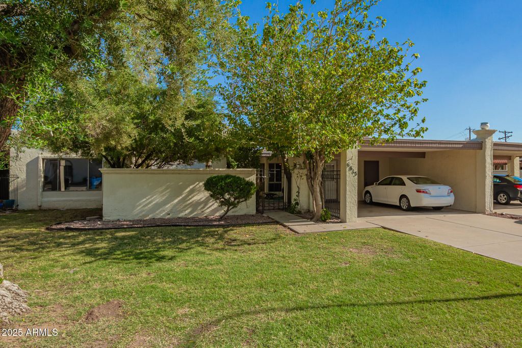 Image 1 of property listing at 6813 N 29th Ave Avenue, Phoenix, AZ 85017