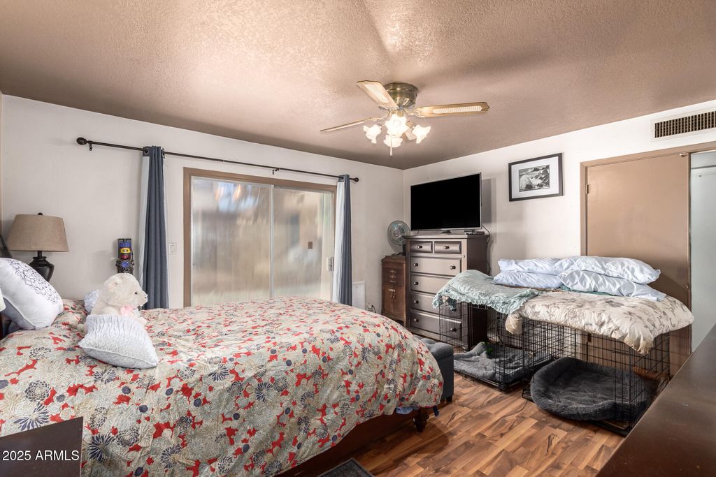 Image 16 of property listing at 6813 N 29th Ave Avenue, Phoenix, AZ 85017