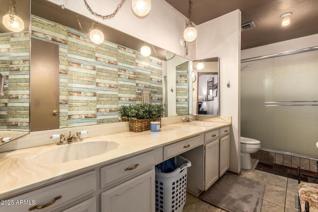 Image 17 of property listing at 6813 N 29th Ave Avenue, Phoenix, AZ 85017